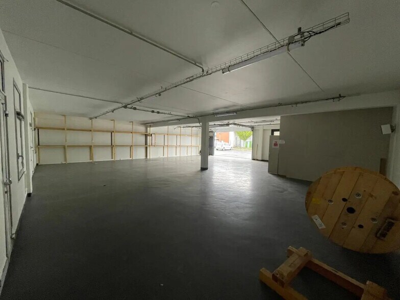 Local d’activités dans Herblay-sur-Seine à louer - Photo de l’immeuble – Image 3 sur 5