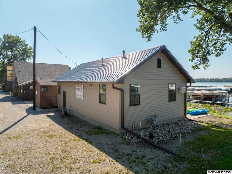 702 E Lake St, Ventura, IA à vendre - Photo de l’immeuble – Image 2 sur 15