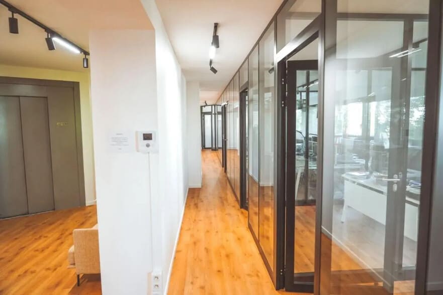 Bureau dans Courbevoie à vendre - Photo de l’immeuble – Image 2 sur 6