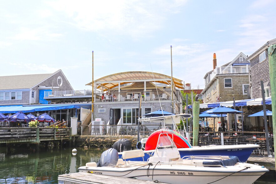 87 Water St, Woods Hole, MA à vendre - Photo de l’immeuble – Image 3 sur 21