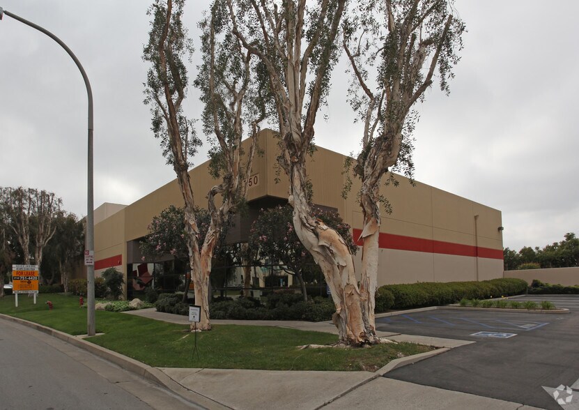 750 Columbia St, Brea, CA à louer - Photo de l’immeuble – Image 1 sur 5