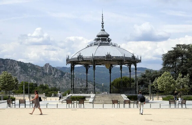 Plus de détails pour Local commercial à vendre