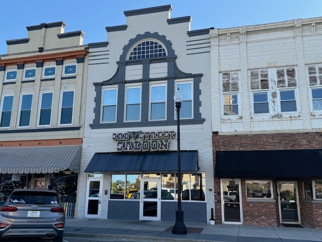 118 S 3rd St, Boonville, IN à vendre Photo de l’immeuble– Image 1 sur 15