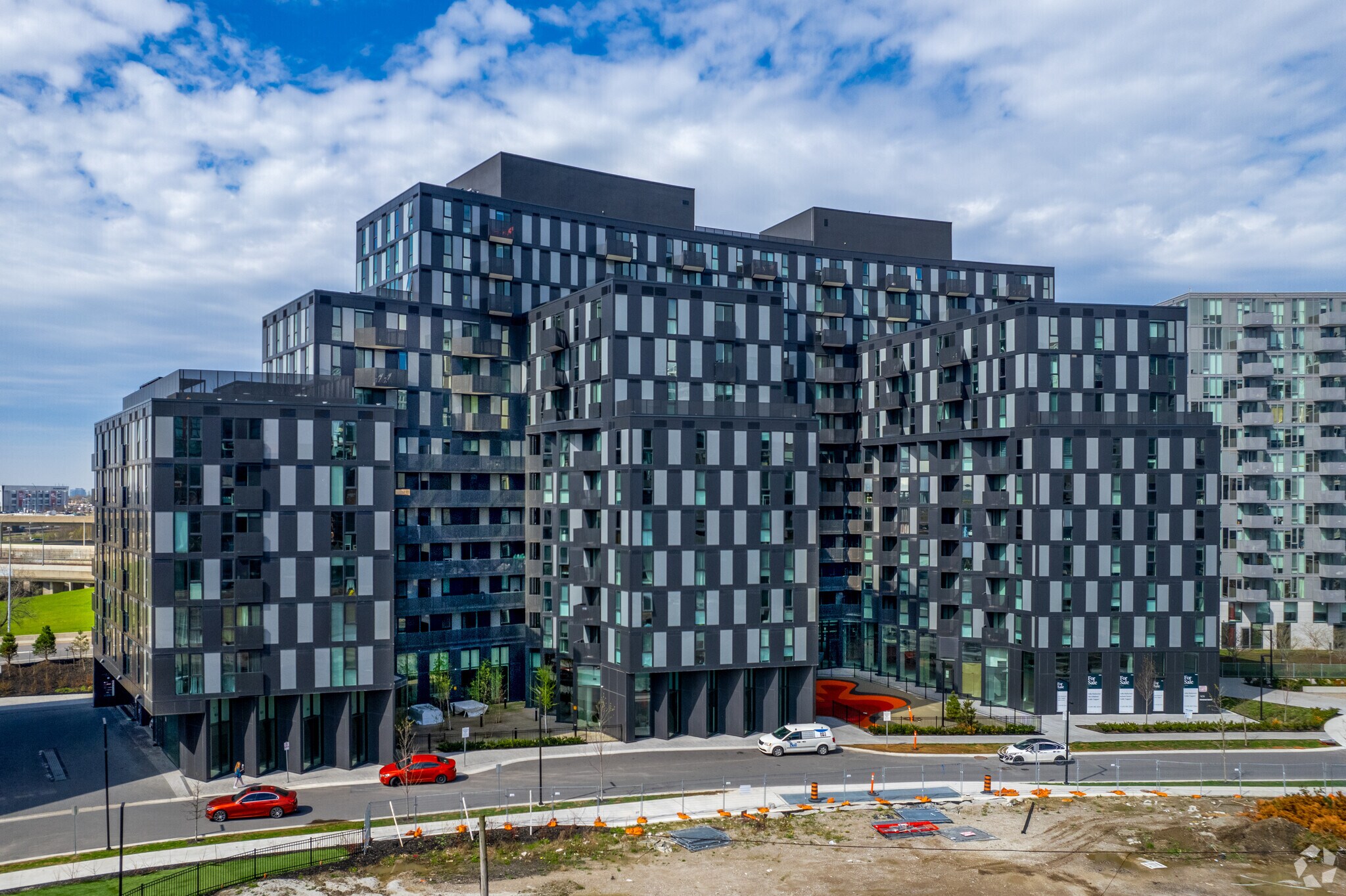 30 Tretti Way, Toronto, ON à vendre Photo principale– Image 1 sur 5