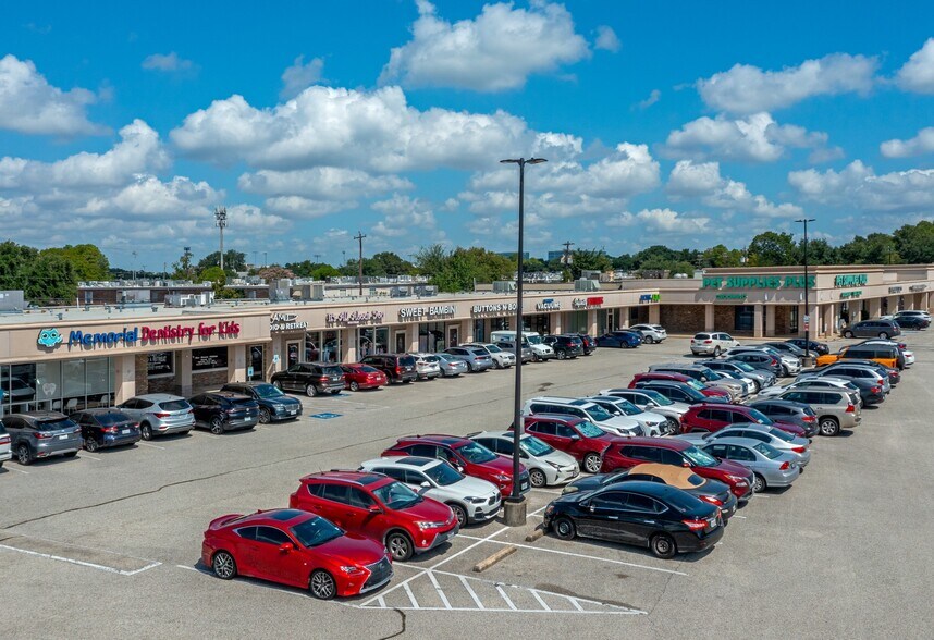 1136 N Kirkwood Rd, Houston, TX à louer - Photo de l’immeuble – Image 2 sur 6
