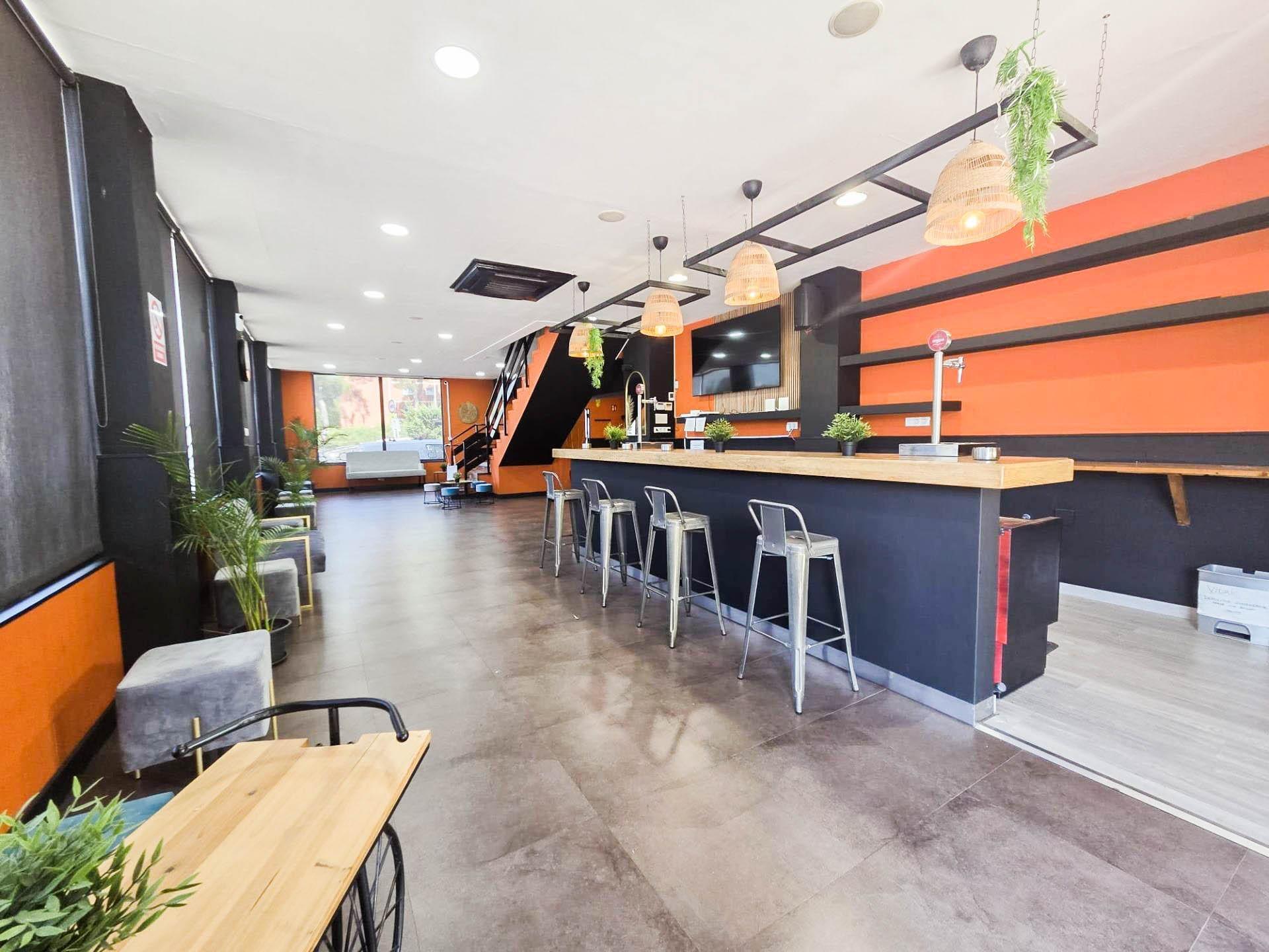 Local commercial dans Rubí, Barcelona à vendre Photo intérieure– Image 1 sur 12