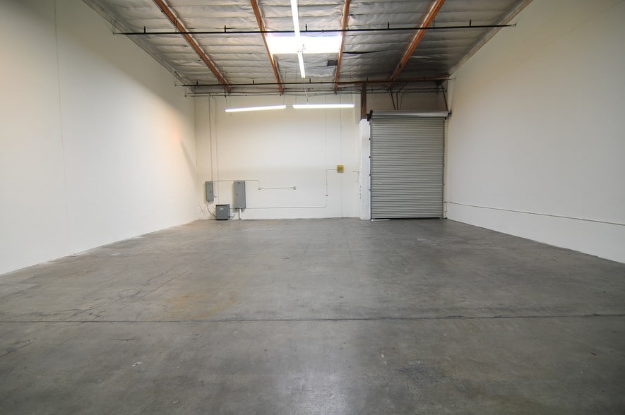 9301 Jordan Ave, Chatsworth, CA à louer - Photo de l’immeuble – Image 3 sur 7