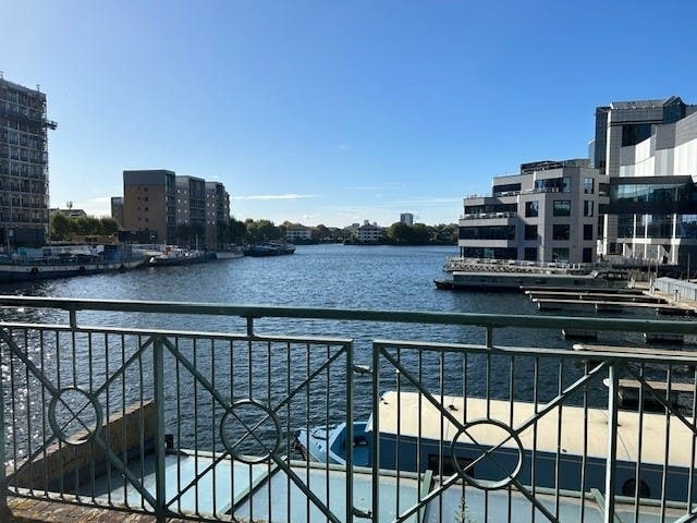 17 Pepper St, Londres à vendre - Photo de l’immeuble – Image 3 sur 3