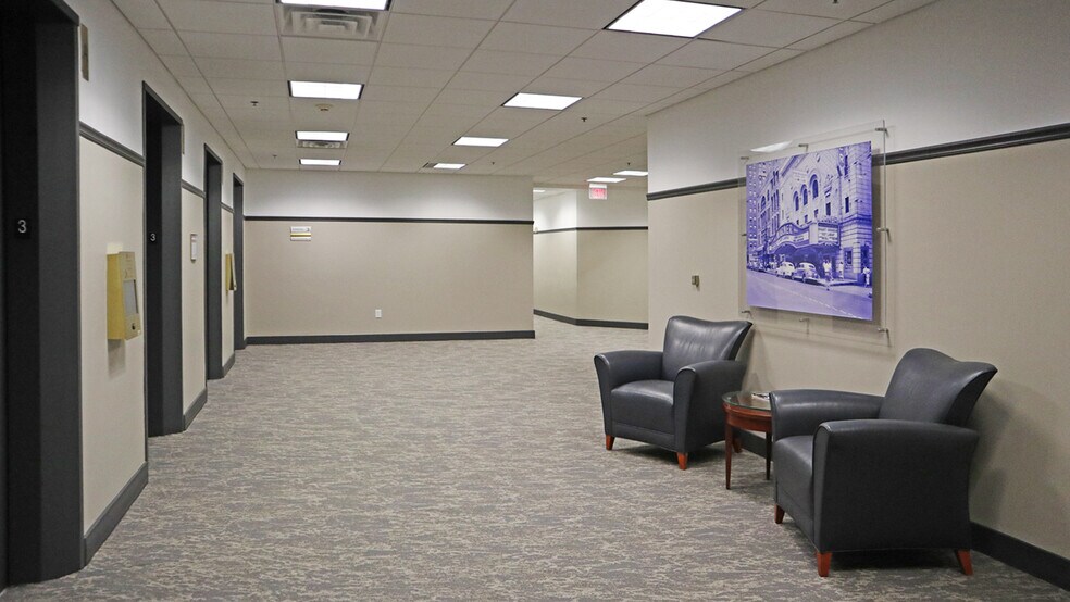 80 Monroe Ave, Memphis, TN à louer - Photo intérieure – Image 2 sur 19