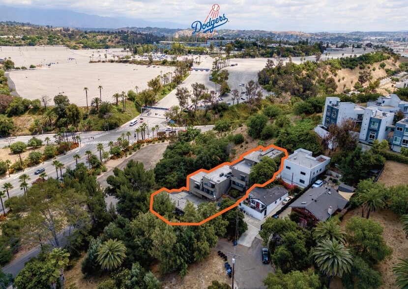 1188 Innes Ave, Los Angeles, CA à vendre - Photo de l’immeuble – Image 1 sur 18