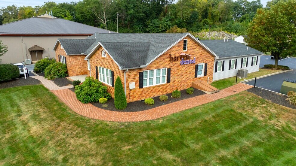 250 N Reading Rd, Ephrata, PA à vendre - Photo de l’immeuble – Image 2 sur 25