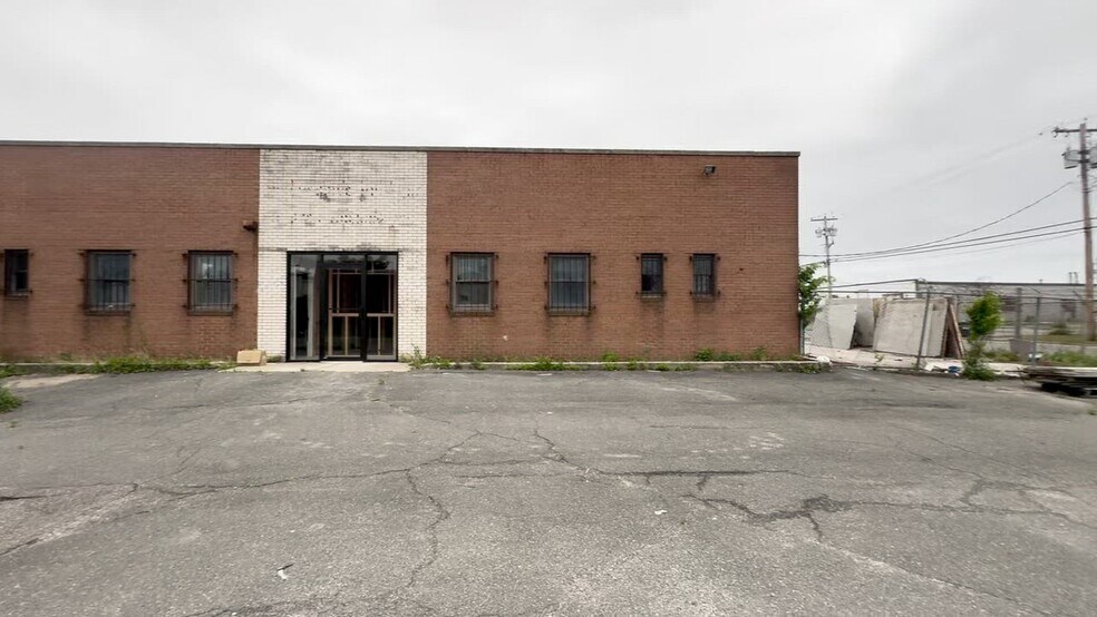 26 Grand Ave, Farmingdale, NY à louer - Vidéo sur l’annonce professionnelle – Image 2 sur 5