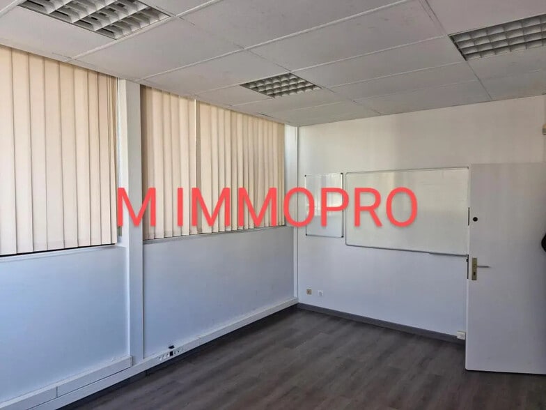 Bureau dans Mougins à louer - Photo de l’immeuble – Image 1 sur 7