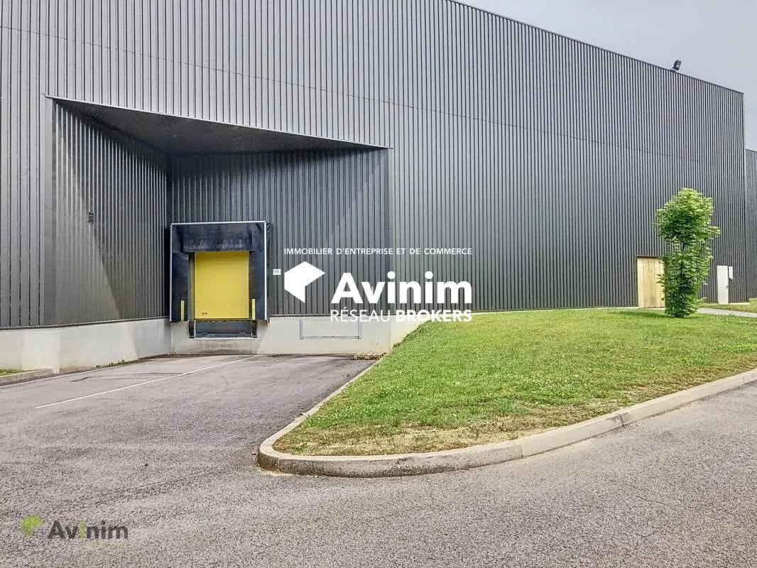 Local d’activités dans Épinal à louer Photo de l’immeuble– Image 1 sur 11