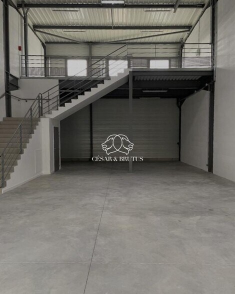 Industriel/Logistique dans Rillieux-la-Pape à vendre - Photo intérieure – Image 3 sur 4