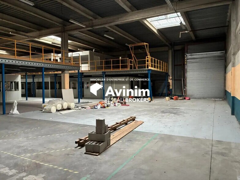 Industriel/Logistique dans Vitrolles à louer - Photo de l’immeuble – Image 1 sur 9