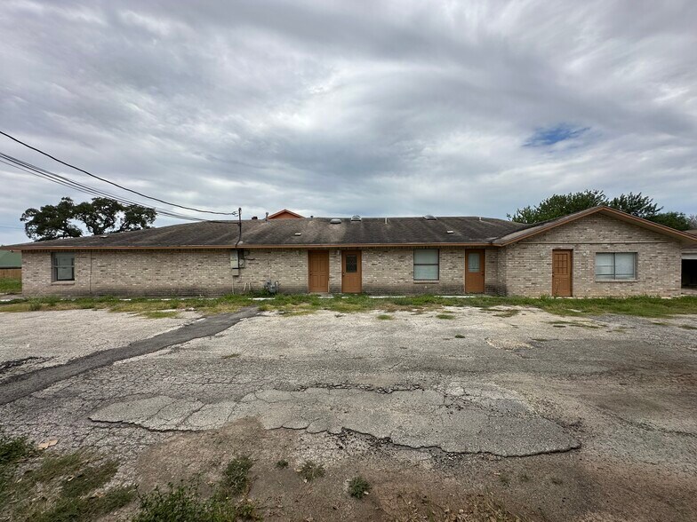 6628 Crestway Dr, San Antonio, TX à vendre - Photo de l’immeuble – Image 2 sur 130