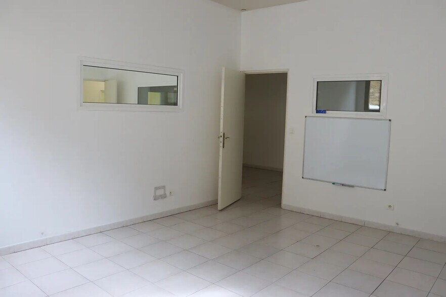 Bureau dans Salon-de-Provence à vendre - Photo intérieure – Image 2 sur 6