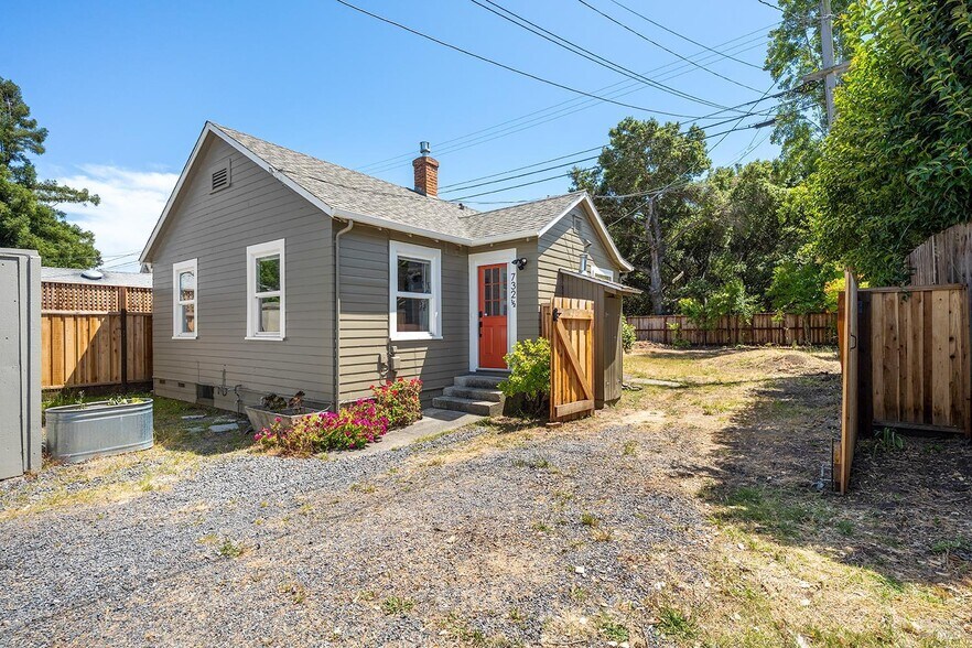 732 Petaluma Blvd S, Petaluma, CA à vendre - Photo de l’immeuble – Image 2 sur 16