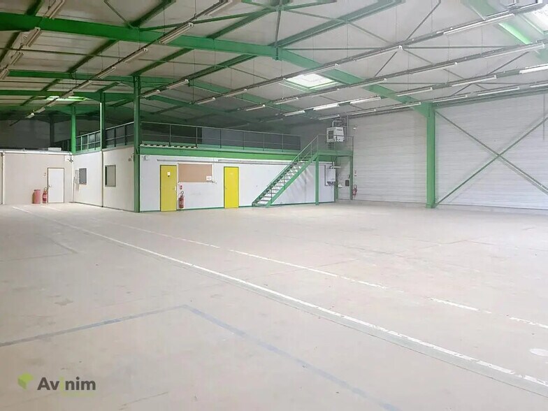 Local d'activités dans CAPAVENIR VOSGES à vendre - Photo de l’immeuble – Image 3 sur 11
