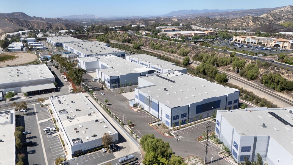NEC Madera Rd & Easy St, Simi Valley, CA à louer - Photo de l’immeuble – Image 1 sur 21