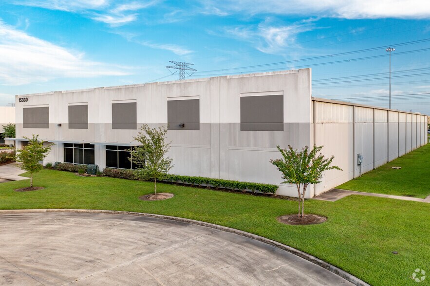 15330 Vantage Pky W, Houston, TX à louer - Photo de l’immeuble – Image 3 sur 23