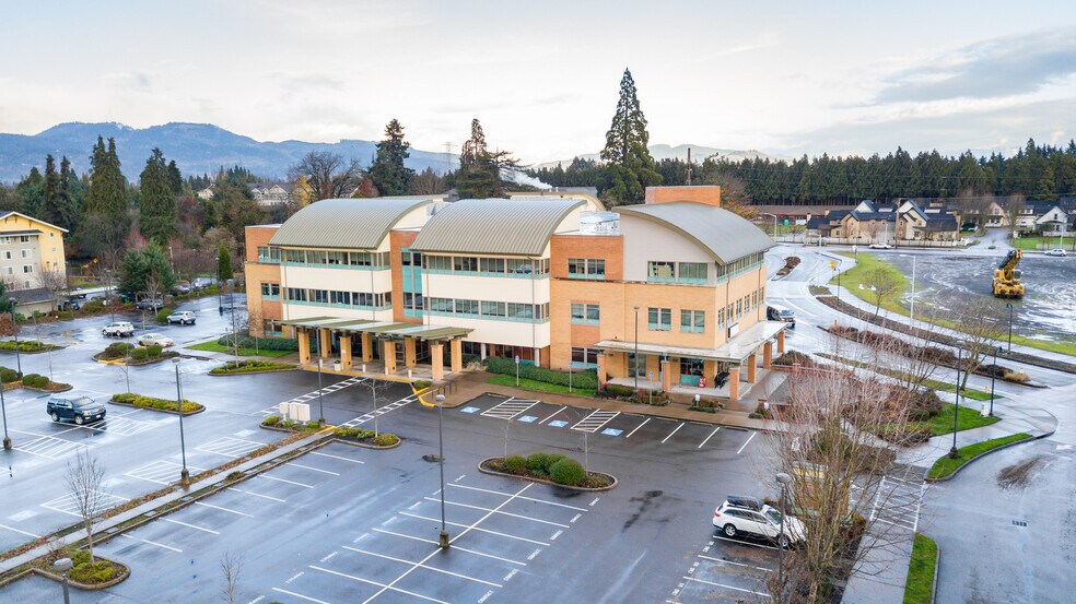330 S Garden Way, Eugene, OR à vendre - Photo de l’immeuble – Image 3 sur 12