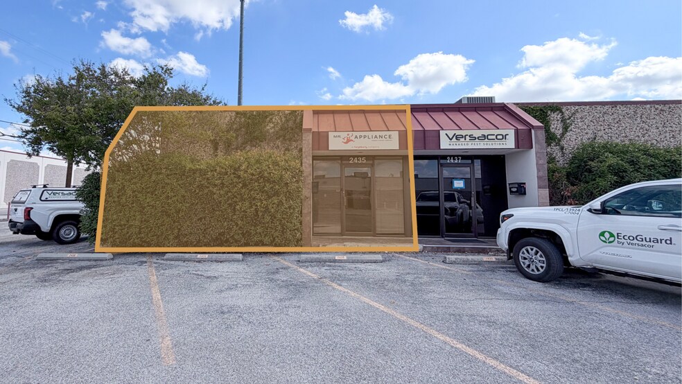 2435-2441 Boardwalk St, San Antonio, TX à louer - Photo de l’immeuble – Image 2 sur 12