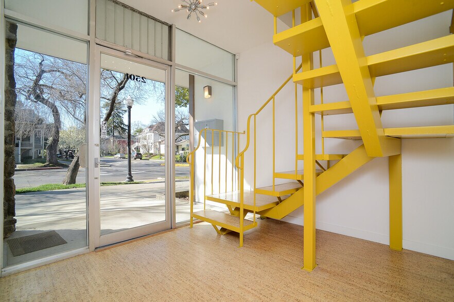 2501 Capitol Ave, Sacramento, CA à vendre - Photo intérieure – Image 2 sur 10