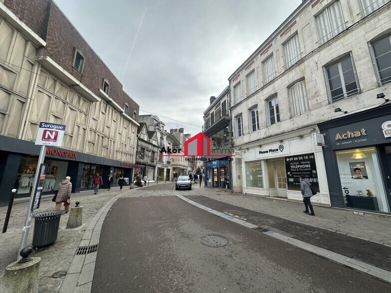 12 Place Charles Surugue, Auxerre à vendre - Photo de l’immeuble – Image 2 sur 6