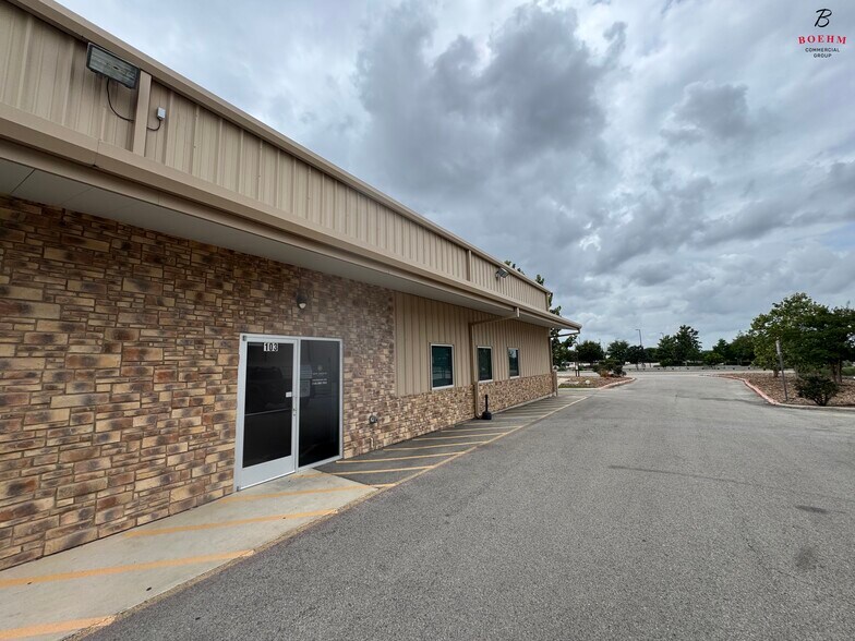 4811 Quarry Run, San Antonio, TX à louer - Photo de l’immeuble – Image 2 sur 24