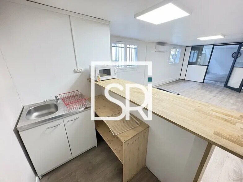 Bureau dans Cournon-d'Auvergne à louer - Photo de l’immeuble – Image 3 sur 19