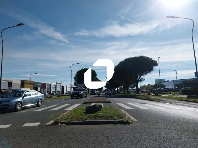 Plus de détails pour Local commercial à louer