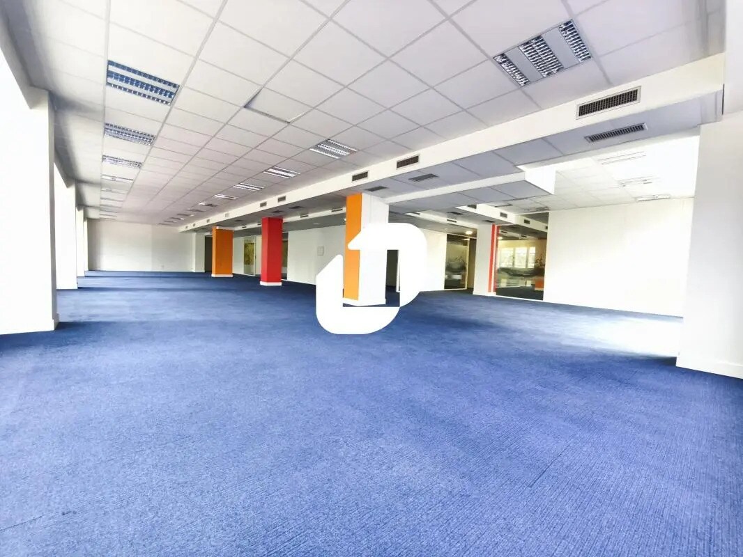 Bureau dans Fontenay-sous-Bois à vendre Photo de l’immeuble– Image 1 sur 11