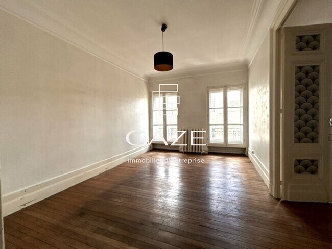 Plus de détails pour Bureau à vendre