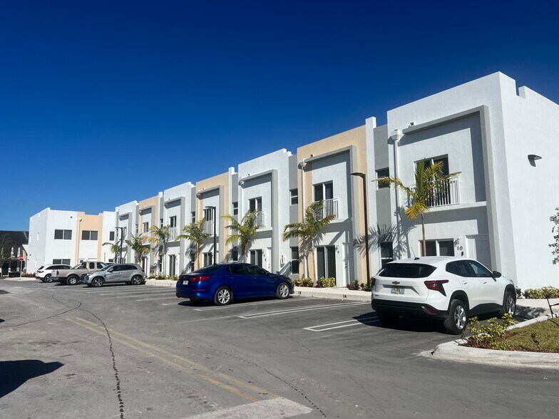 25265 SW 134th Ave, Homestead, FL à vendre - Photo de l’immeuble – Image 3 sur 4
