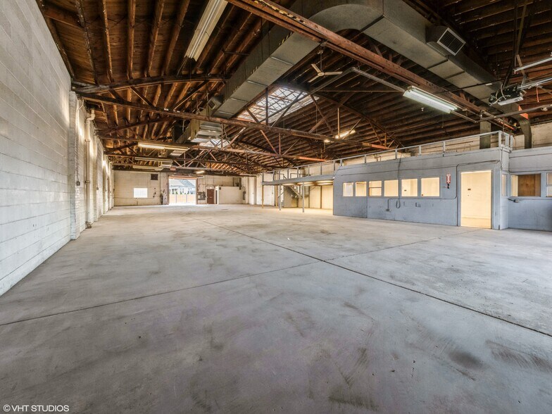3525-3527 N Milwaukee Ave, Chicago, IL à vendre - Photo intérieure – Image 2 sur 9