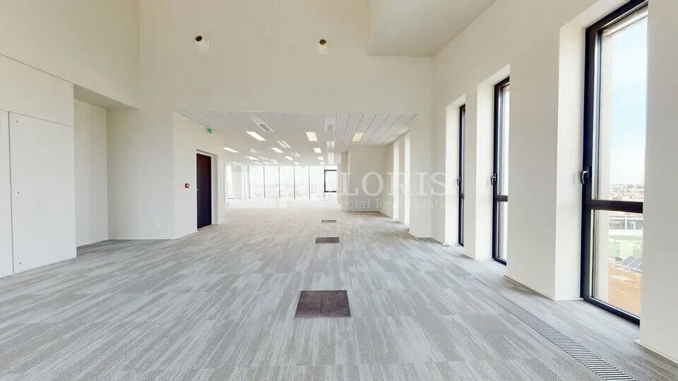 Bureau dans Vénissieux à louer - Photo intérieure – Image 1 sur 9