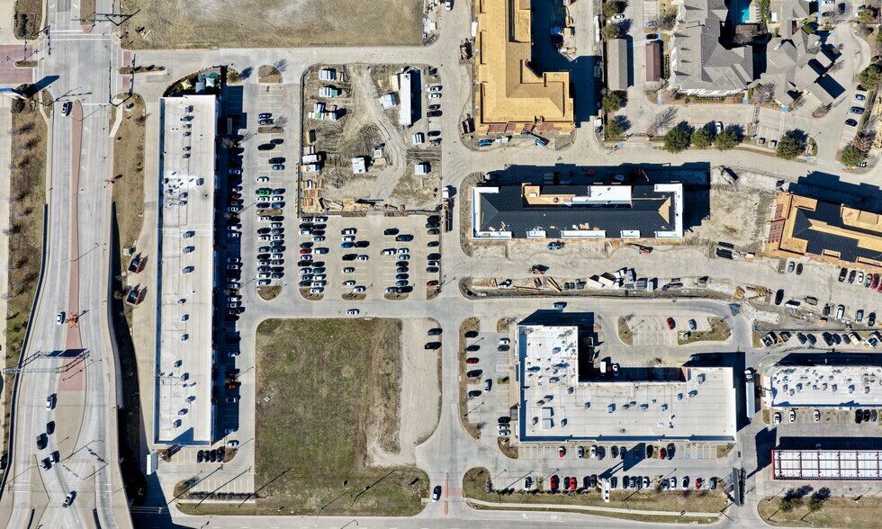 5625 State Highway 121, The Colony, TX à louer - Photo de l’immeuble – Image 2 sur 2