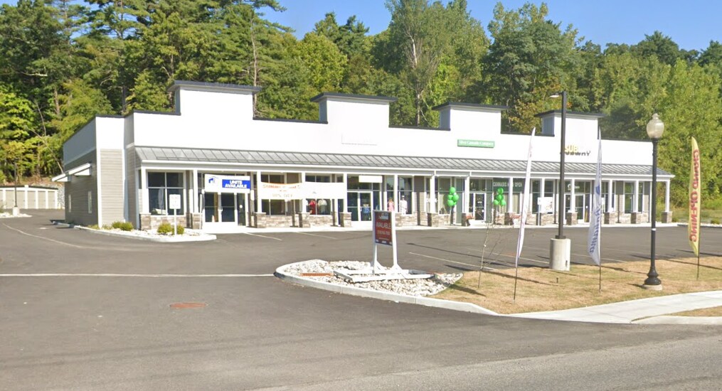 1471 State Route 9, Lake George, NY à louer Photo principale– Image 1 sur 5