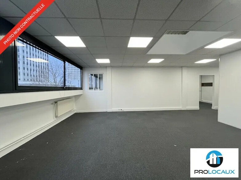 Bureau dans Sarcelles à louer - Photo de l’immeuble – Image 2 sur 29