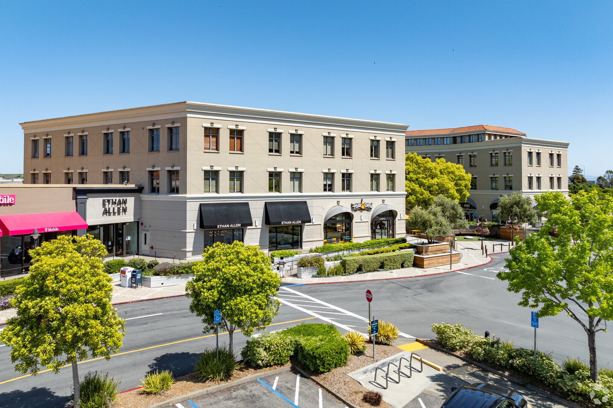 770 Tamalpais Dr, Corte Madera, CA à louer Photo de l’immeuble– Image 1 sur 15