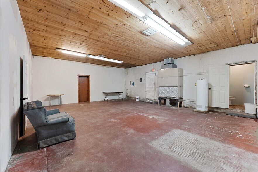 313 E Main St, Humble, TX à louer - Photo de l’immeuble – Image 2 sur 17