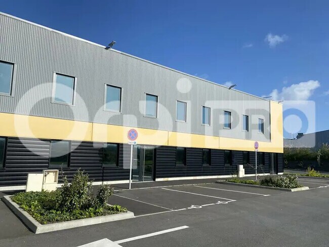 Plus de détails pour Local d’activités à vendre