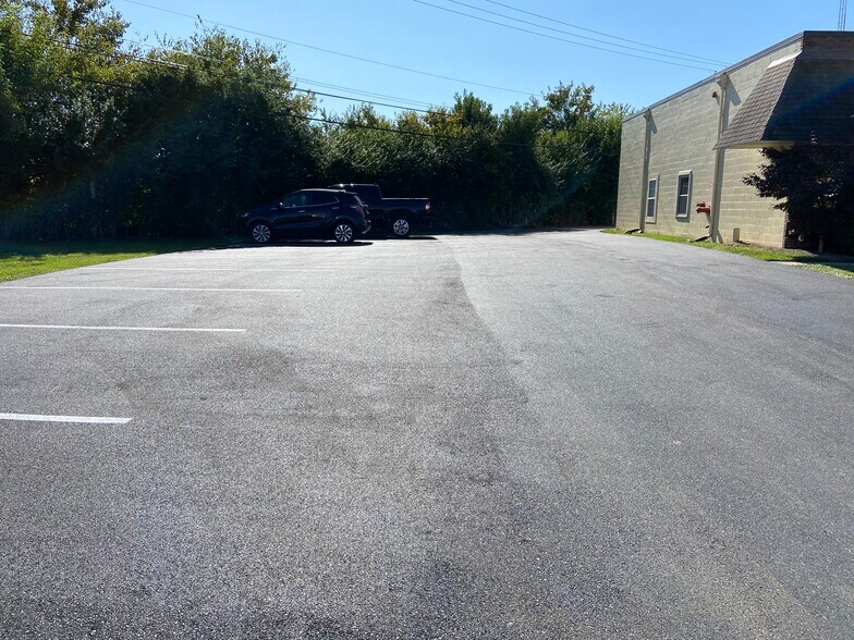 260 Crossfield Dr, Versailles, KY à louer - Photo de l’immeuble – Image 3 sur 4