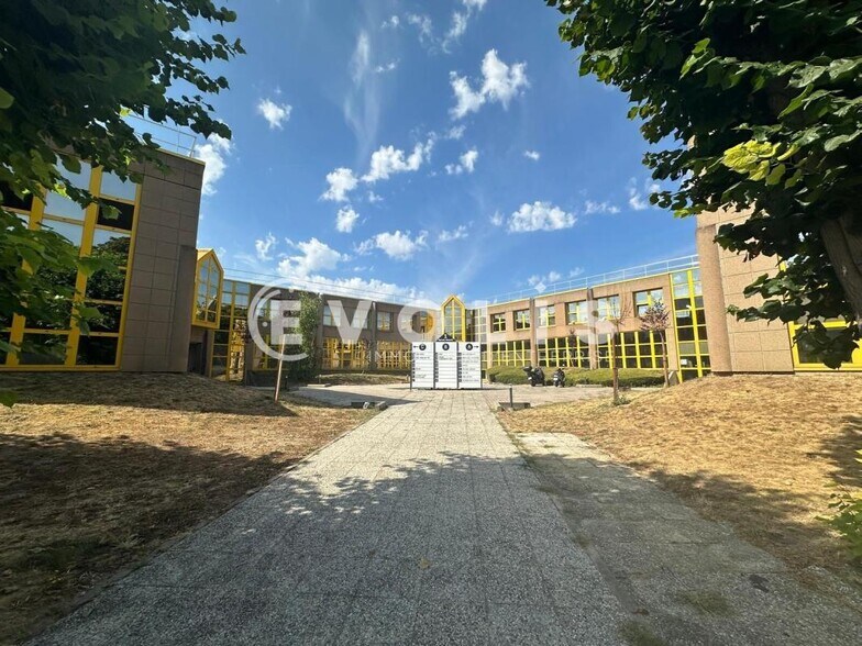 1 Rue De L'Egalite, Bagneux à louer - Photo de l’immeuble – Image 1 sur 32