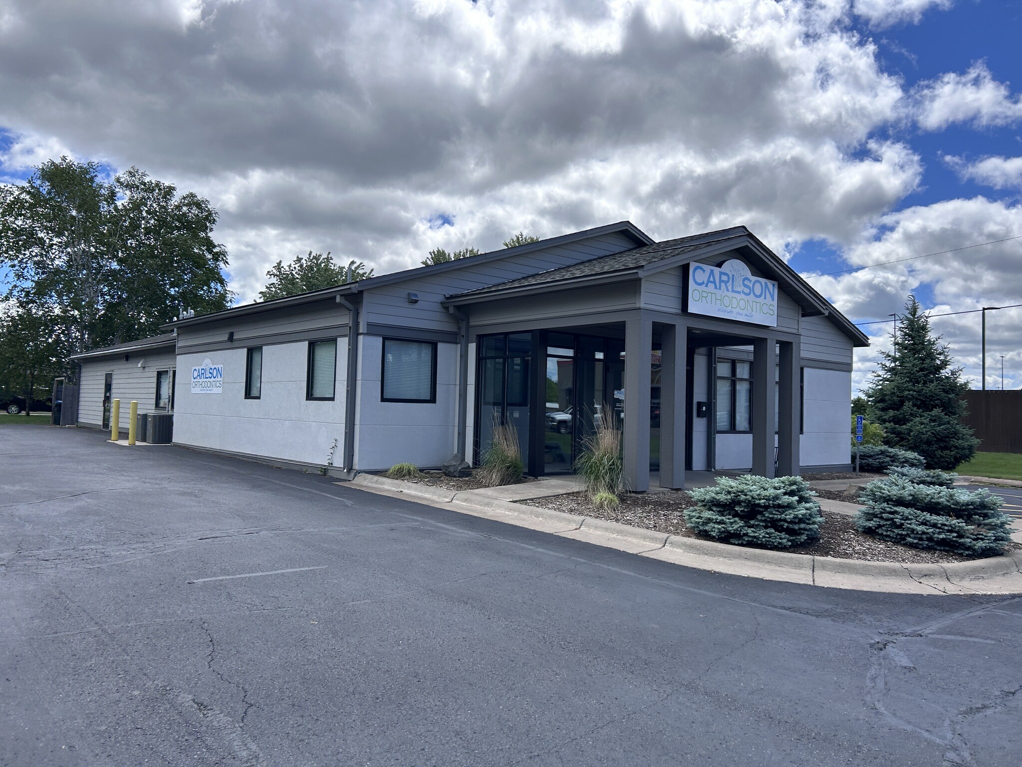 708 Stanley Ave, Cloquet, MN à vendre Photo principale– Image 1 sur 5