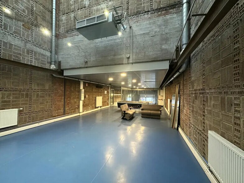 Local d’activités dans Strasbourg à louer - Photo de l’immeuble – Image 3 sur 5