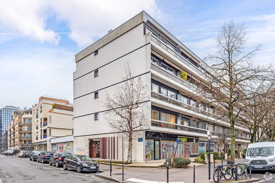 Local commercial dans Boulogne-Billancourt à louer - Photo de l’immeuble – Image 2 sur 8