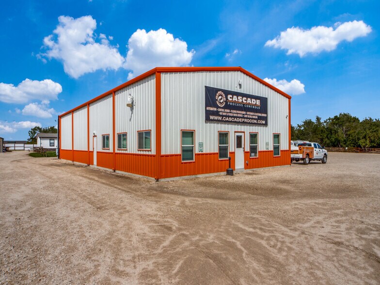 5367 State Highway 97 E, Floresville, TX à vendre - Photo de l’immeuble – Image 3 sur 8